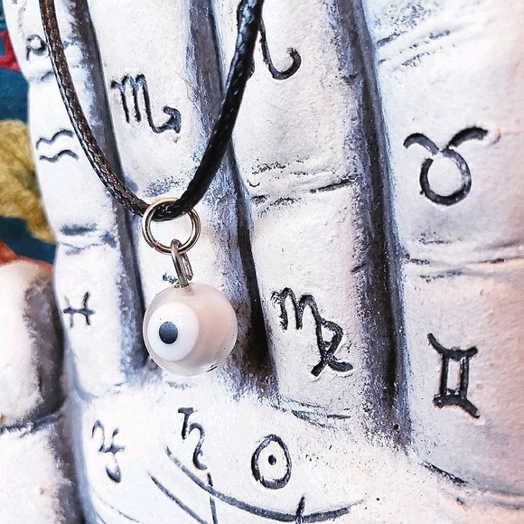 Protection Evil Eye Pendant Necklace White Murano Glass - Picture 3 of 6